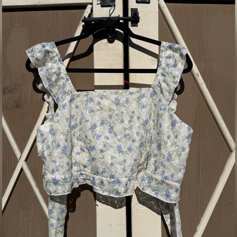 Floral Textured Tie-Back Crop Top | White Blue Cottagecore Tank